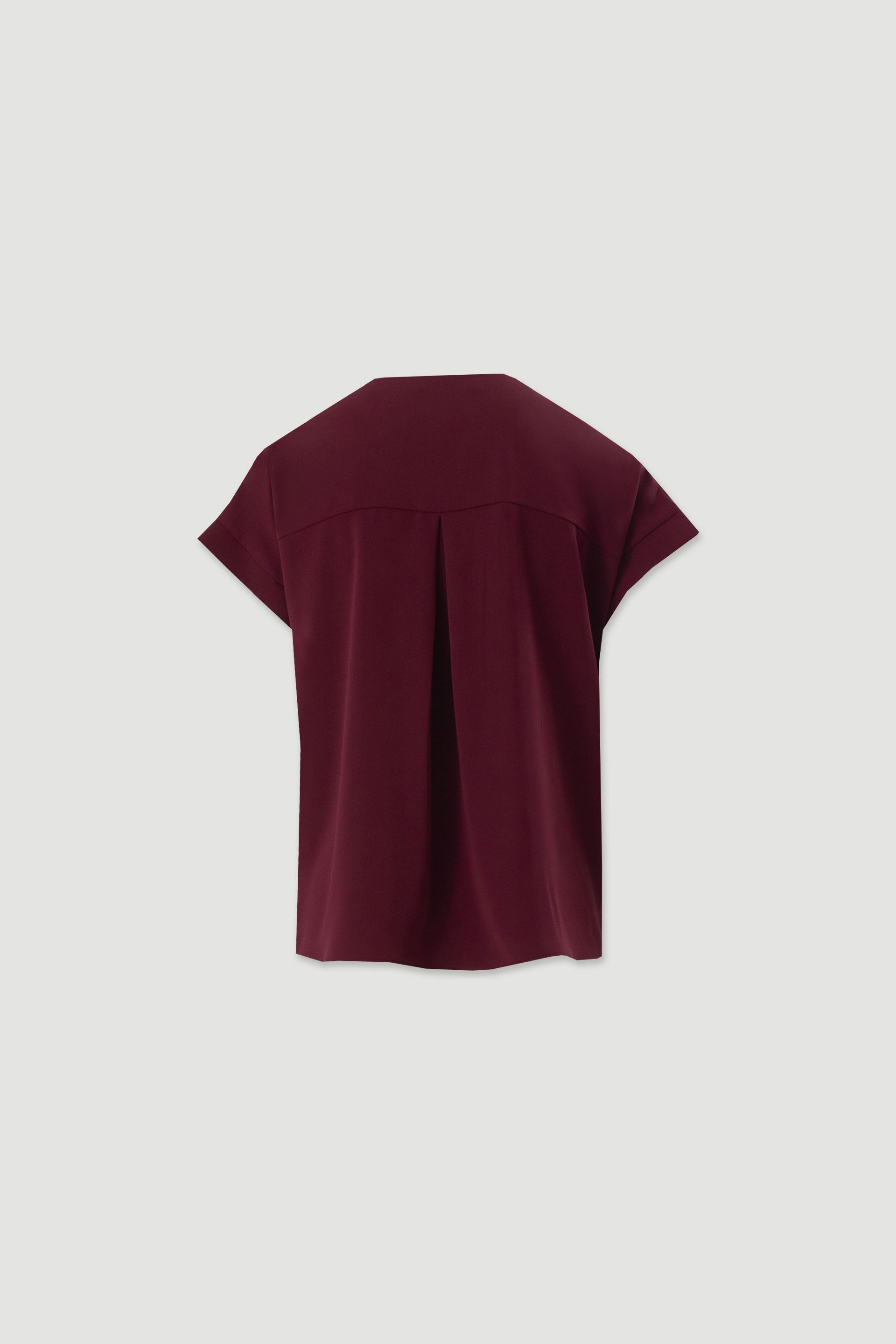 Fluid tunic with v-neckline