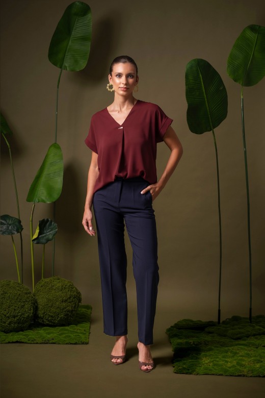 Straight trousers with customised elastic belt Straight trousers with customised elastic belt