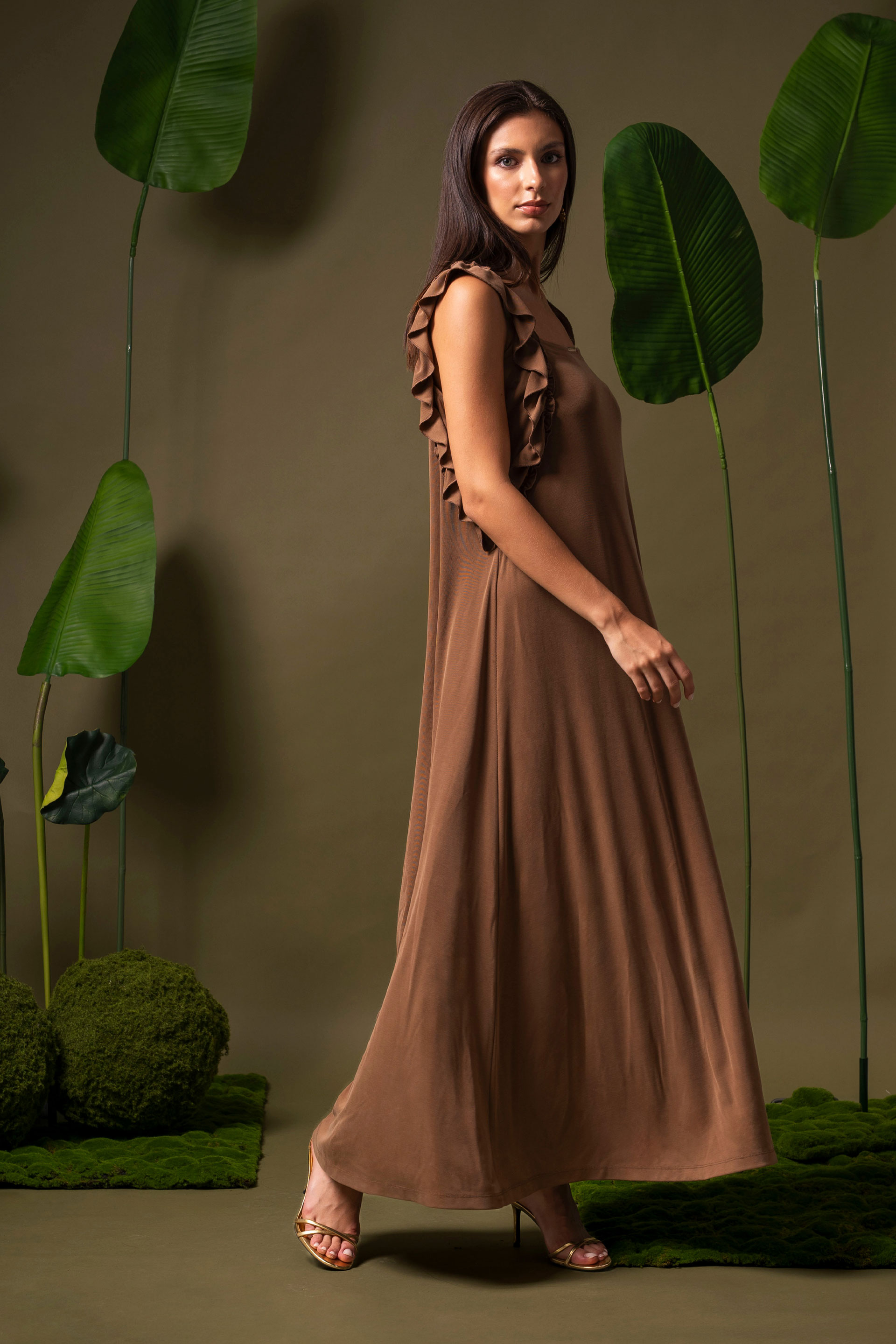 Fluid long dress with ruffle straps