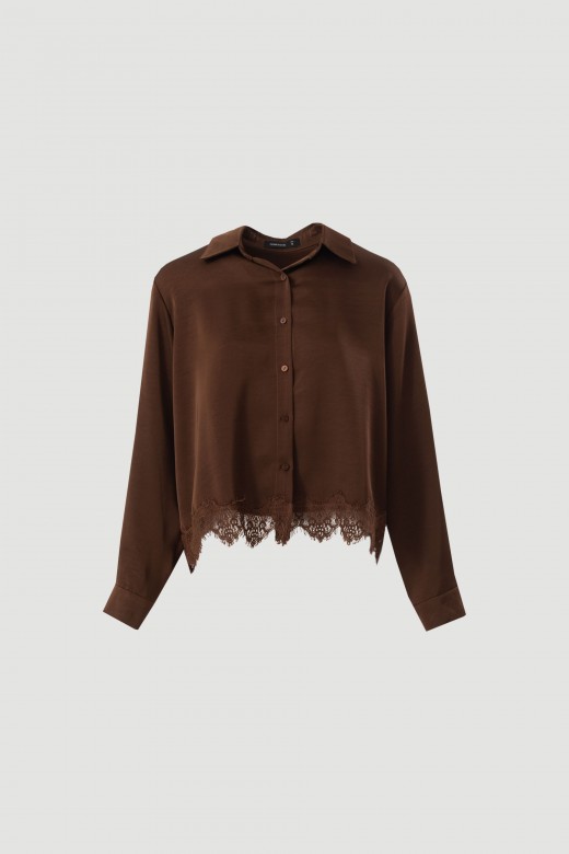 Blouse with lace trim Blouse with lace trim