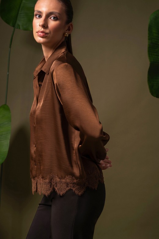 Blouse with lace trim Blouse with lace trim