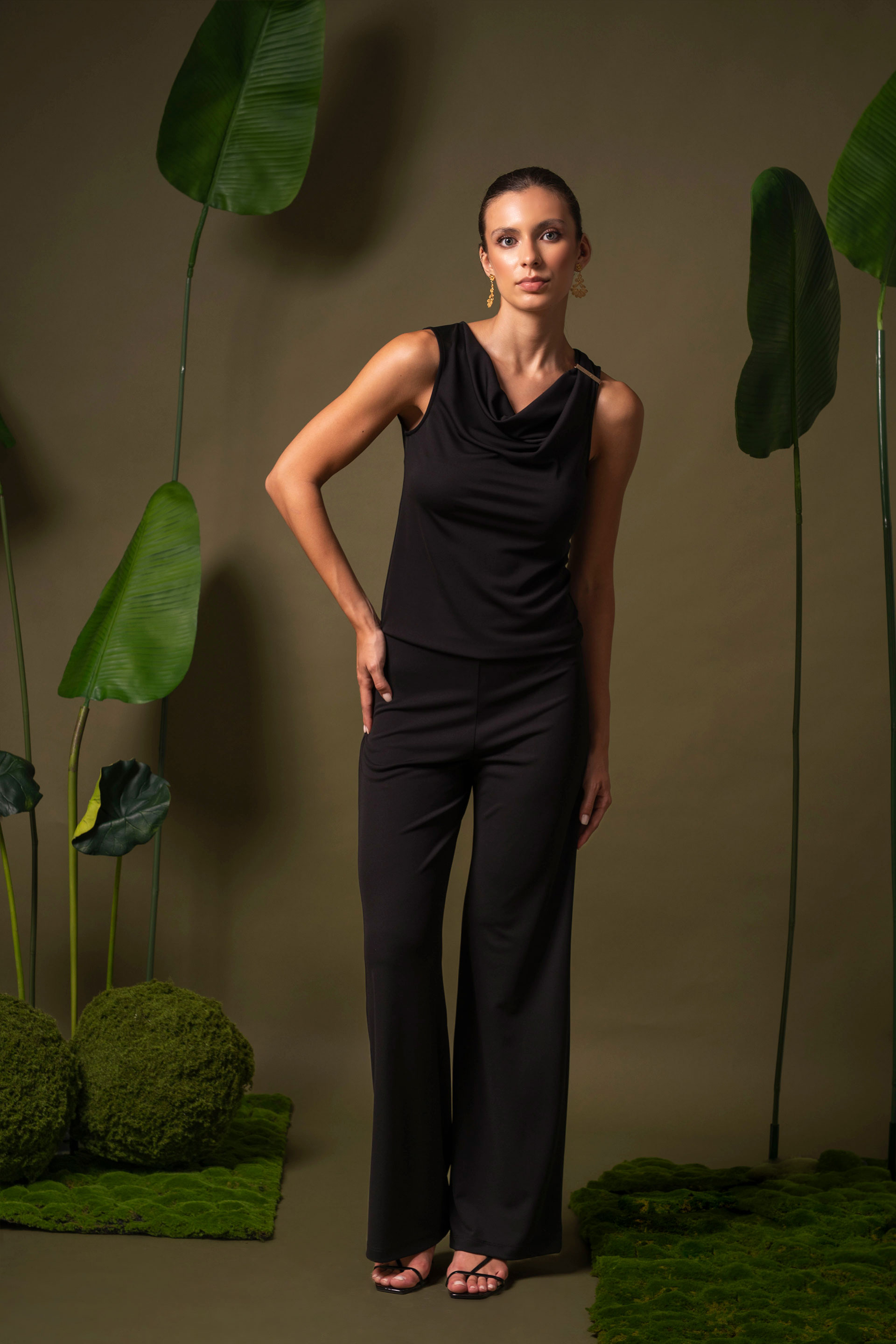 Wide leg knit trousers