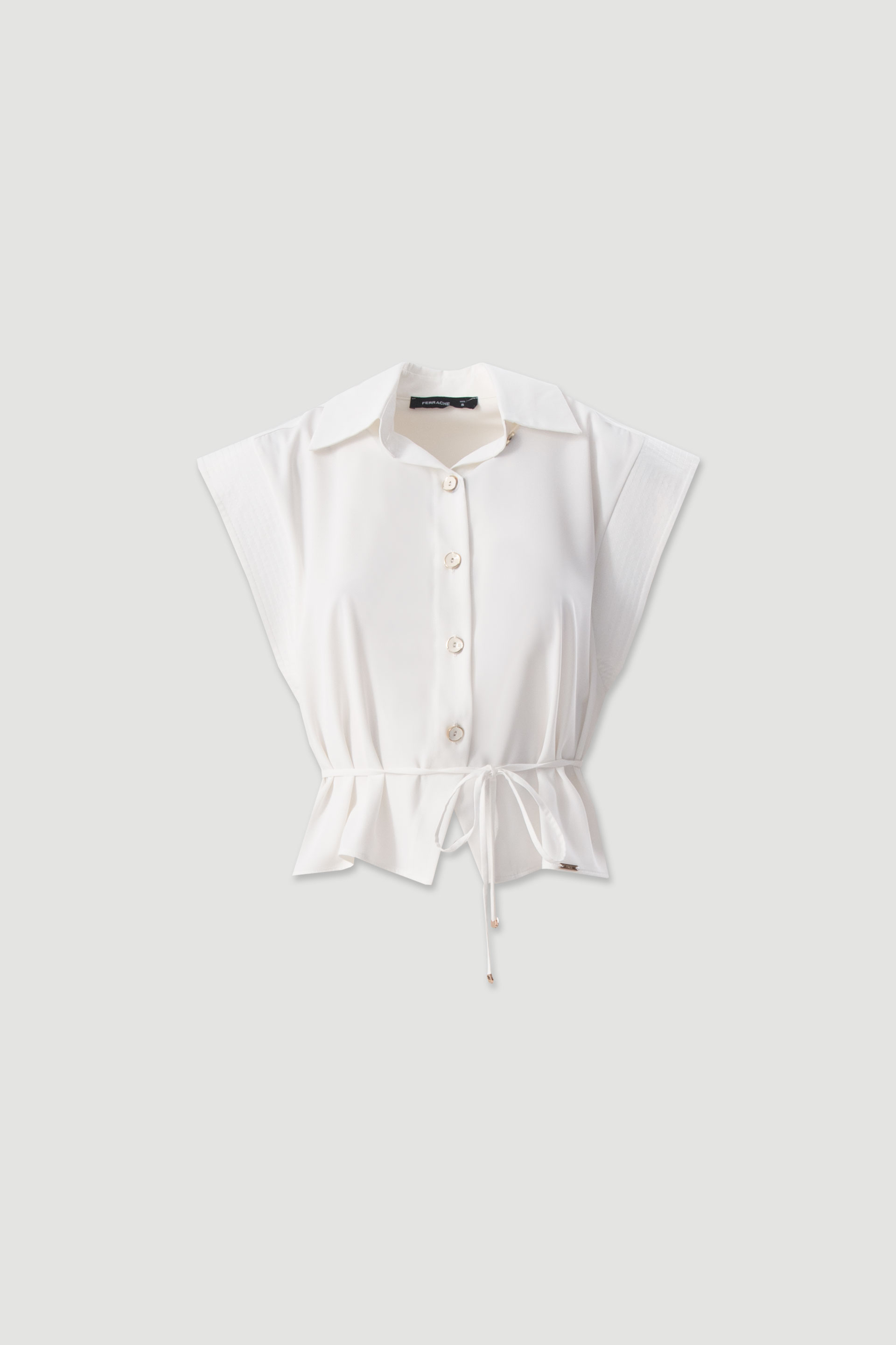 Blusa corta fluida con cinturón
