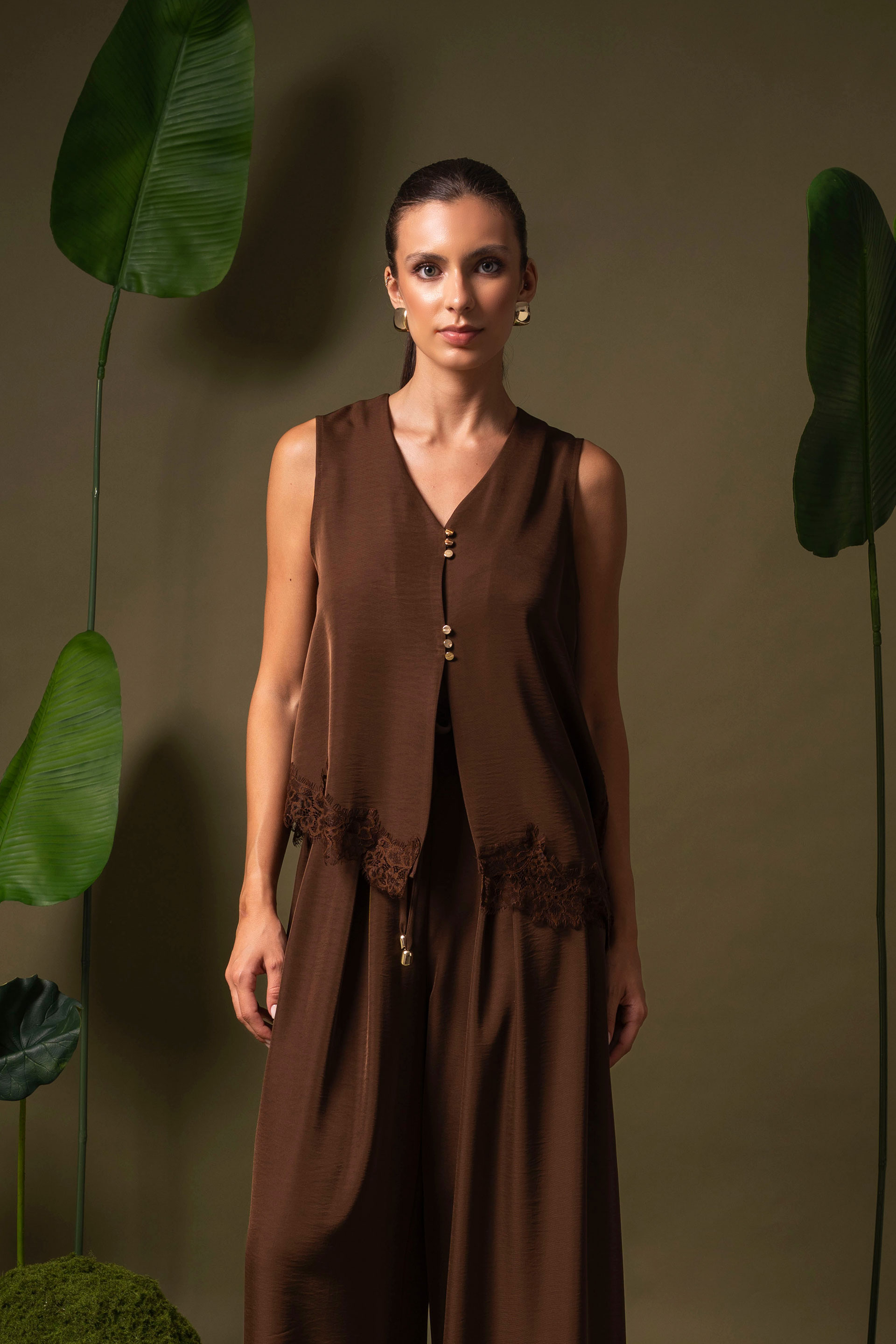 Blouse asymétrique avec dentelle