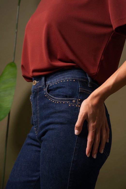 Jeans skinny com tachas metálicas Jeans skinny com tachas metálicas
