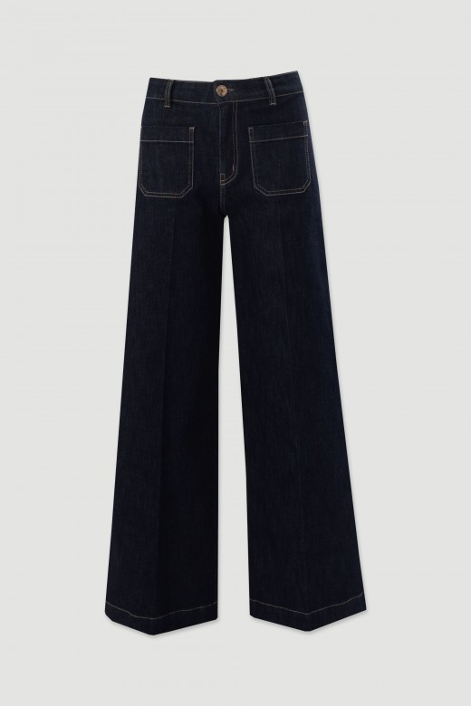 Jeans wide leg con bolsillos aplicados