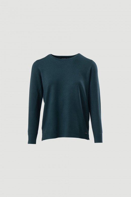 Knit top with round neckline