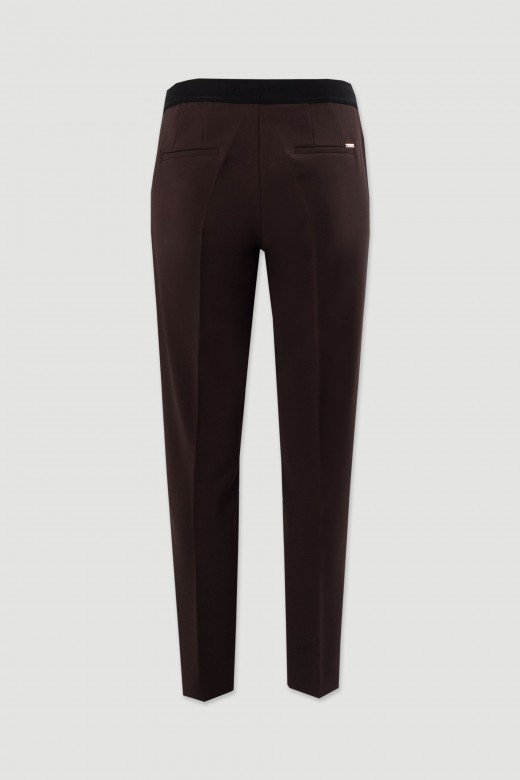 Calça clássica com cintura elástica Calça clássica com cintura elástica