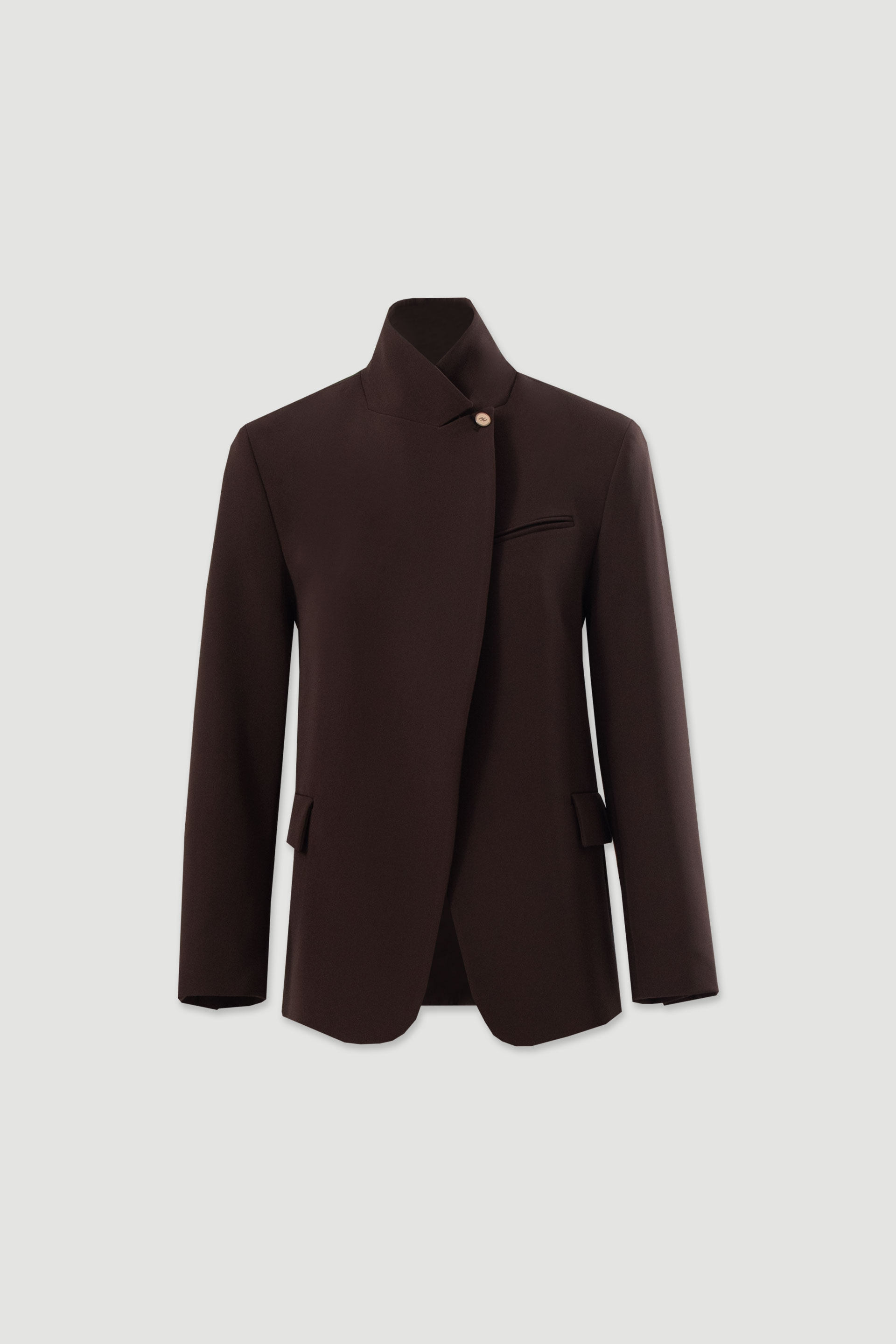 Blazer estructurado con cuello versátil