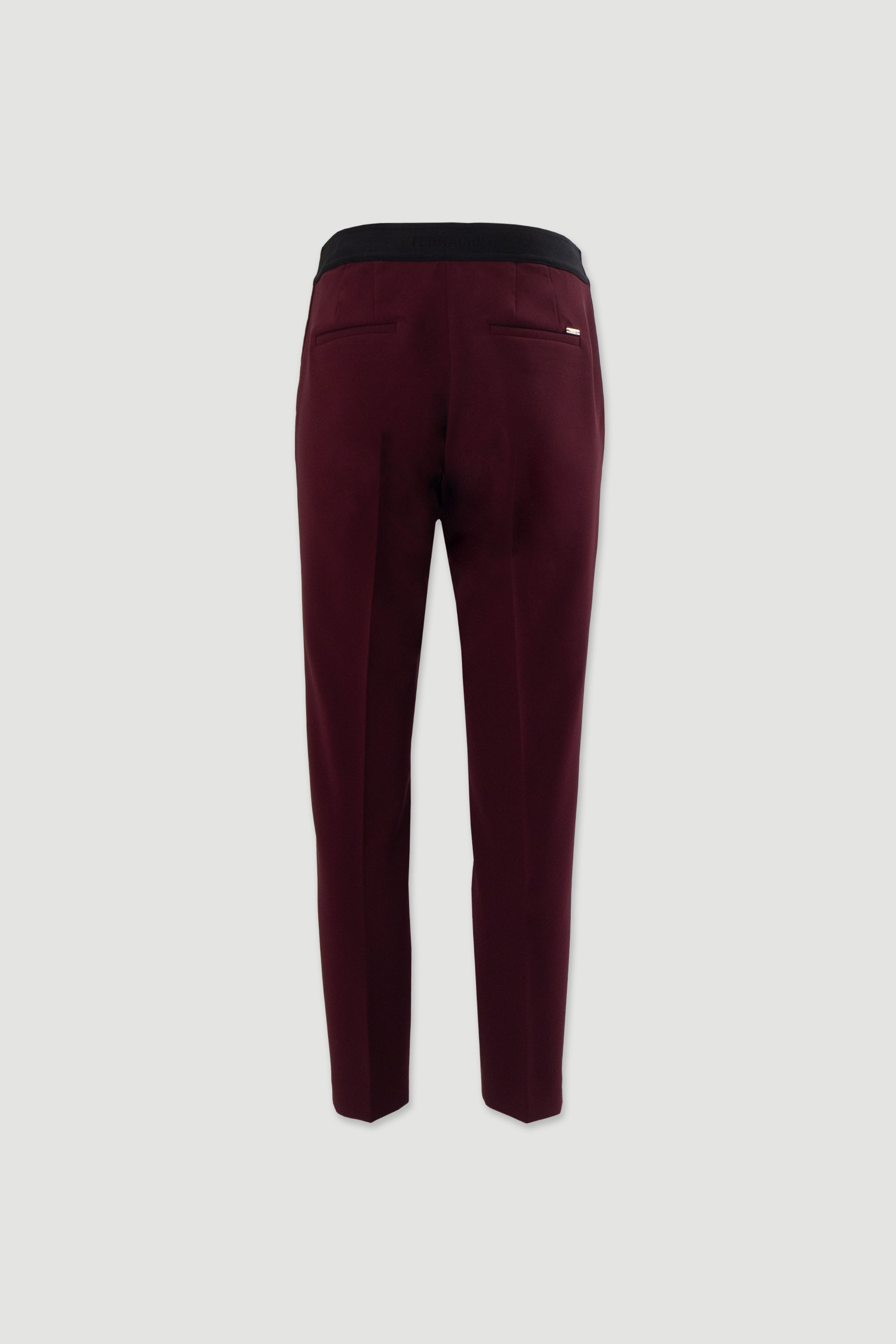 Pantalón clásico con cintura elástica
