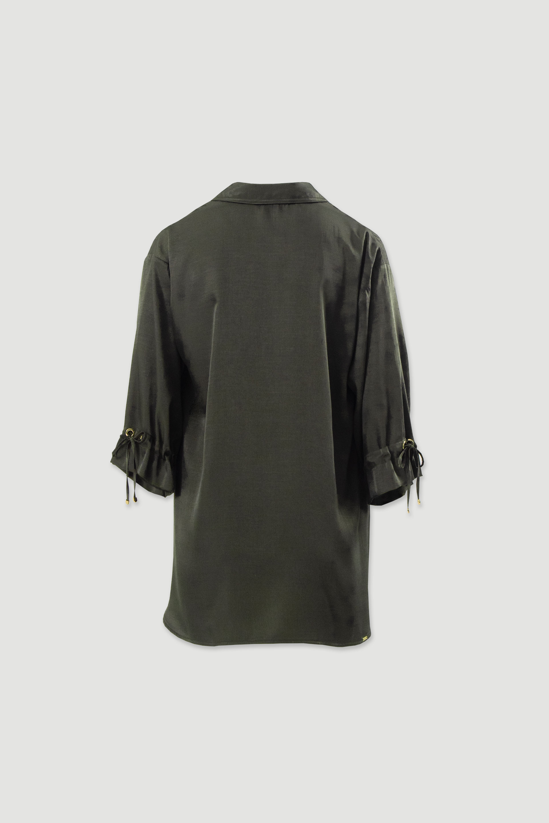 Fluid tunic with adjustable sleeves