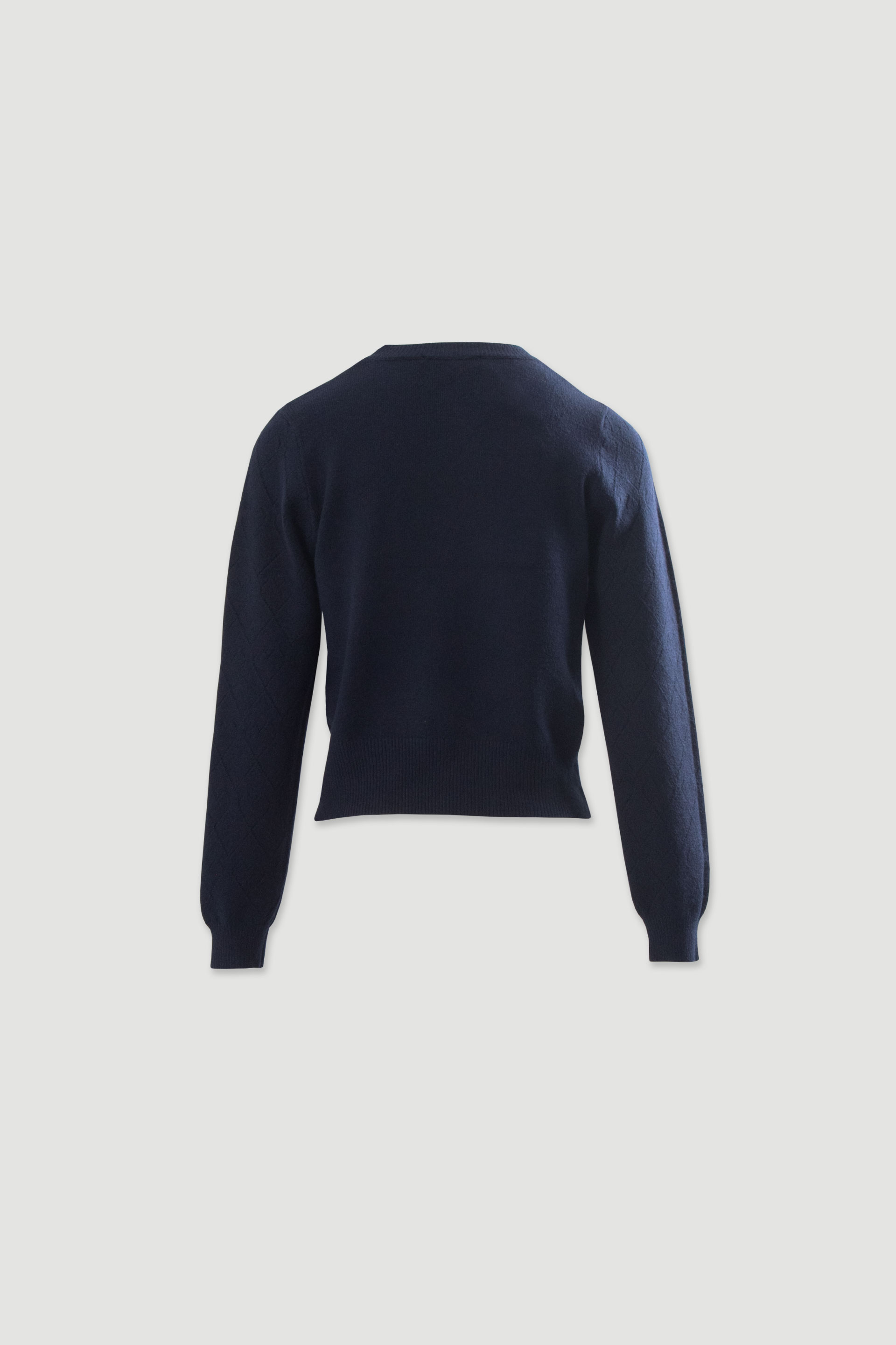 Diamond-pattern knit sweater