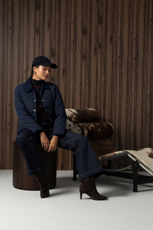 Quilted parka with corduroy collar Quilted parka with corduroy collar