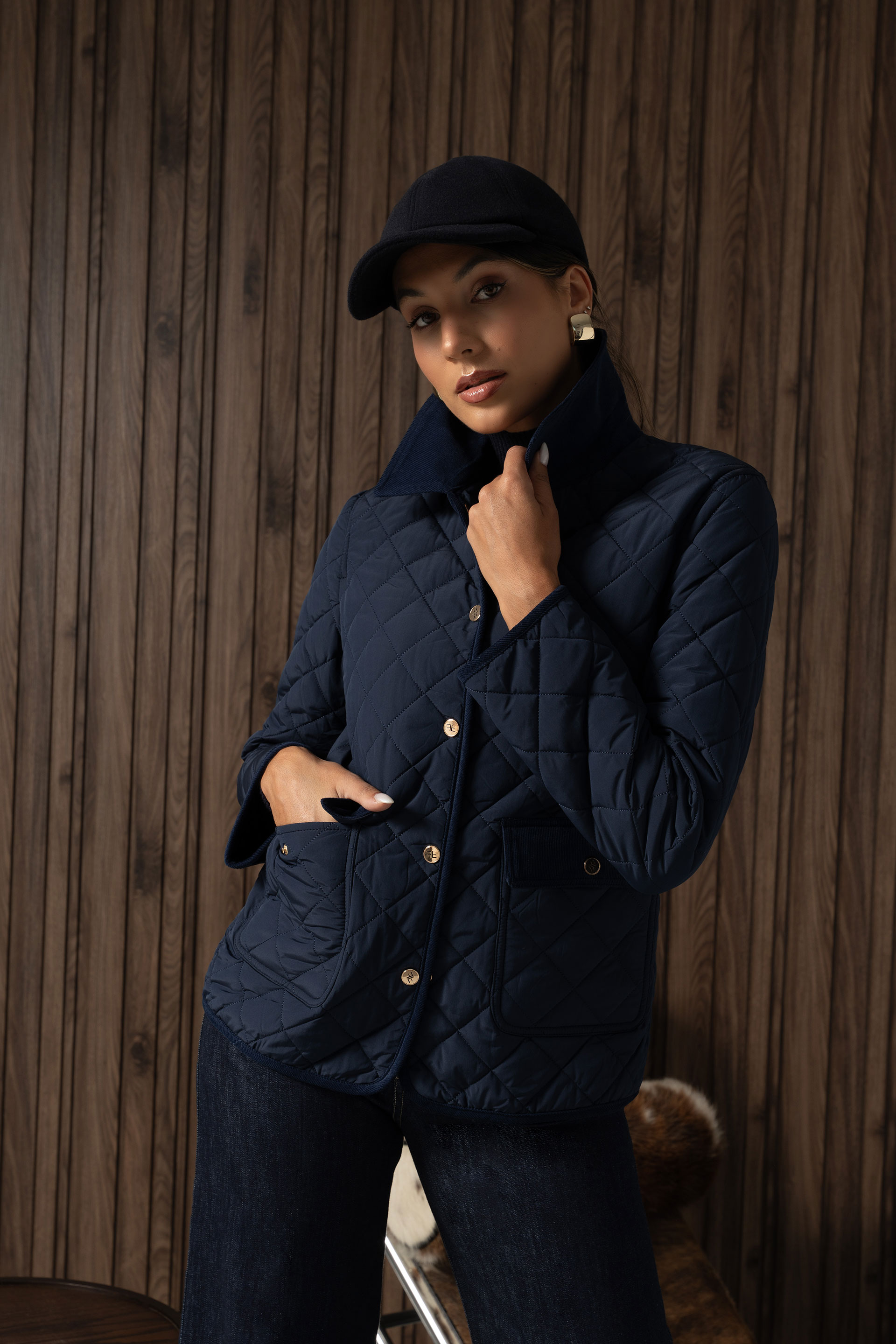 Quilted parka with corduroy collar