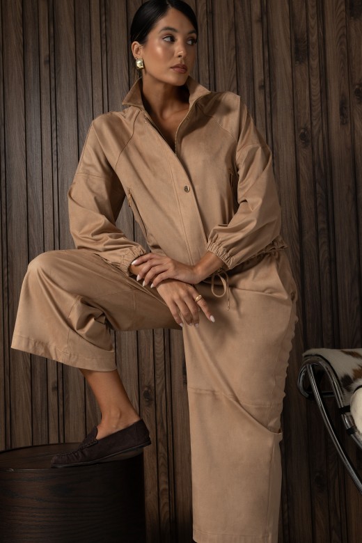 Bomber efeito camurça com cintura ajustável Bomber efeito camurça com cintura ajustável