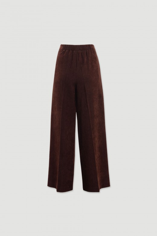 Calça wide leg com fivelas laterais Calça wide leg com fivelas laterais