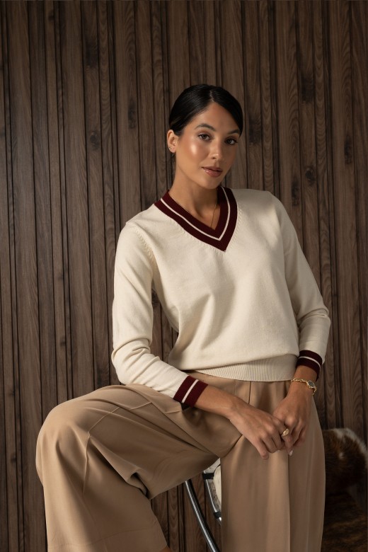 Camisola de malha com decote em v contrastante Camisola de malha com decote em v contrastante