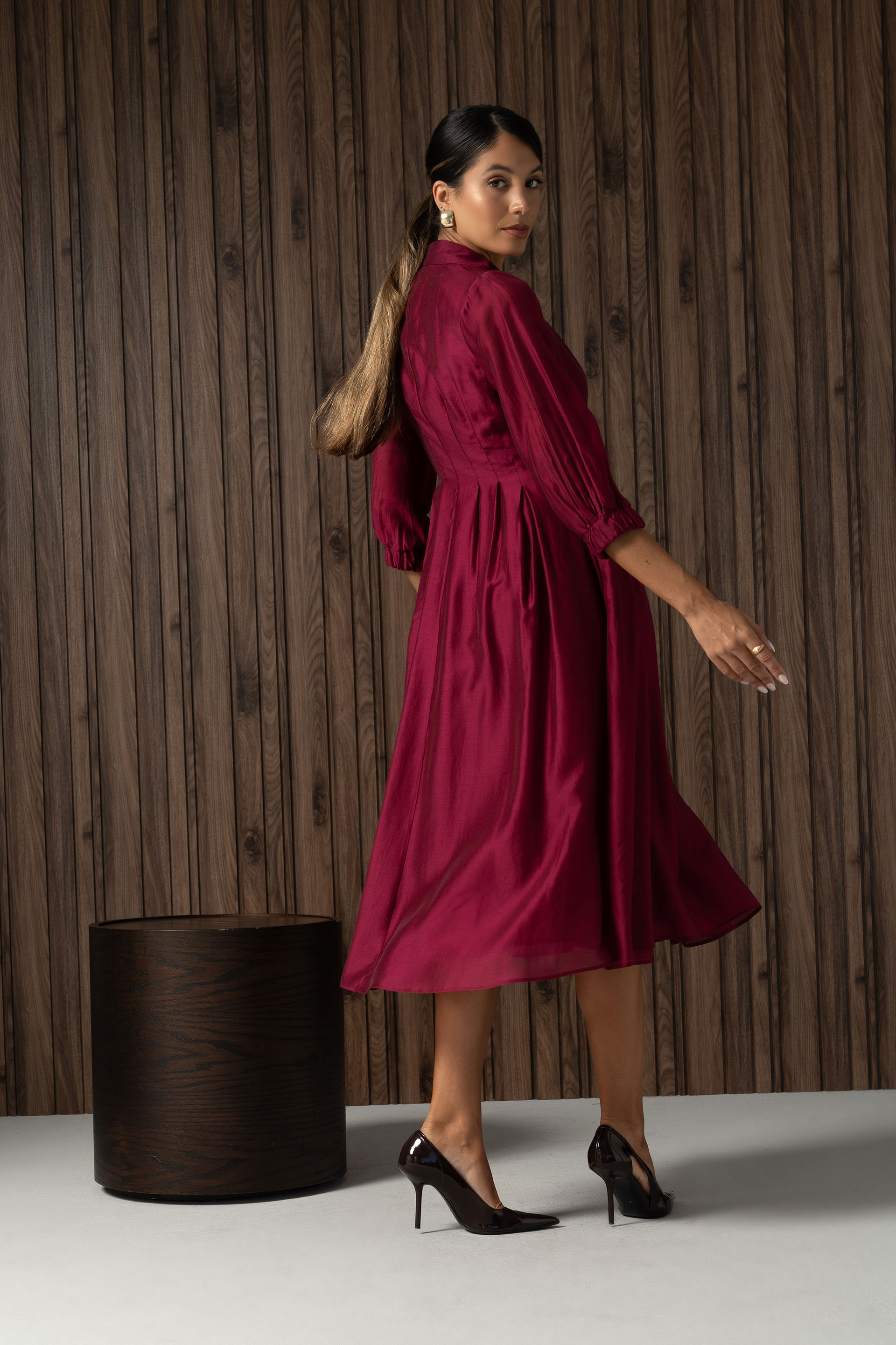 Fluid midi dress with defined waist