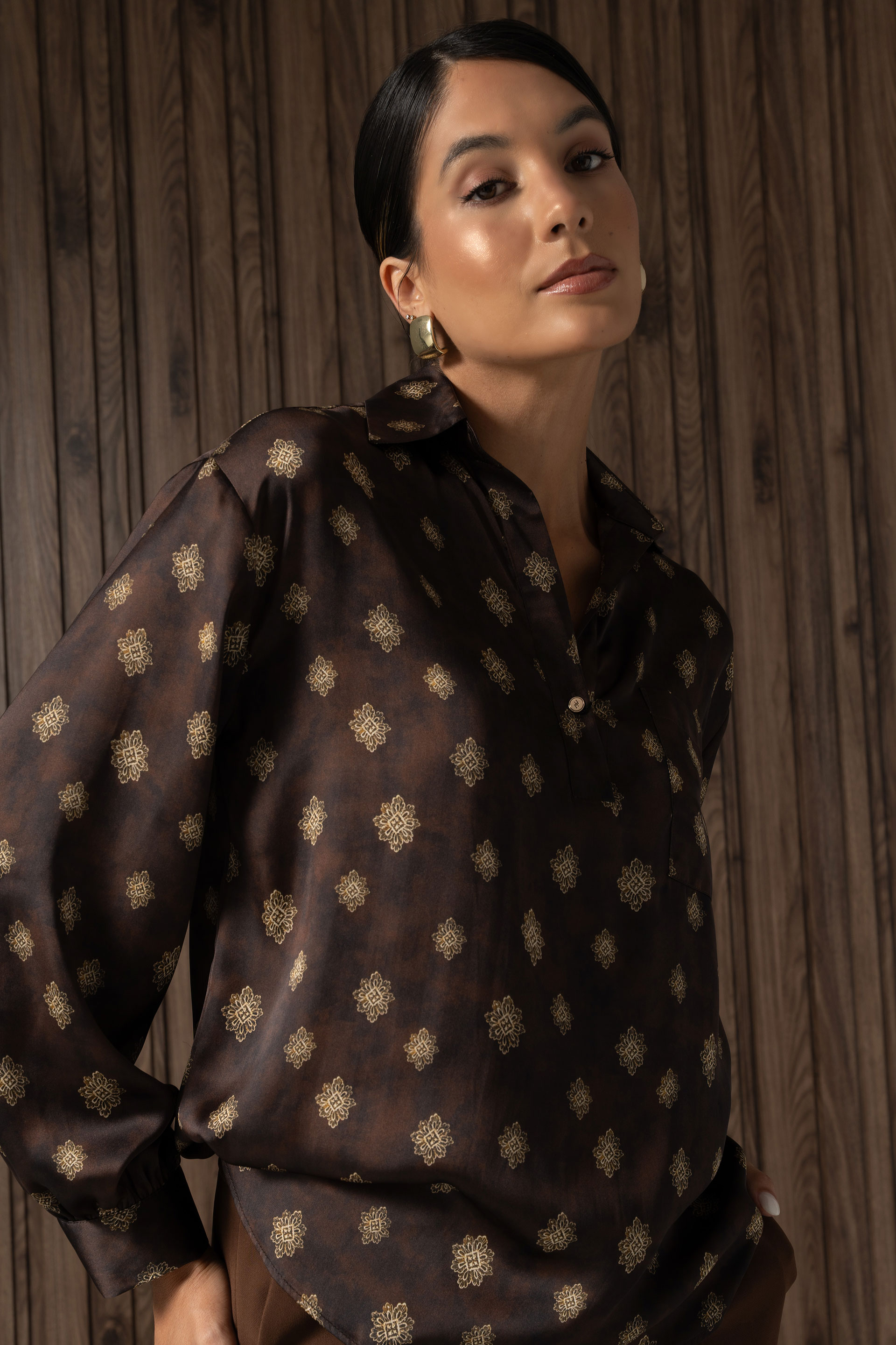 Blusa satinada estampada