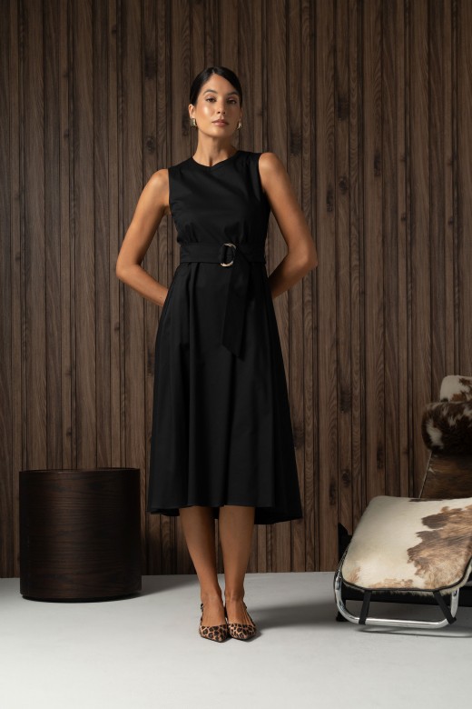 Vestido midi cintado com cinto de fivela Vestido midi cintado com cinto de fivela