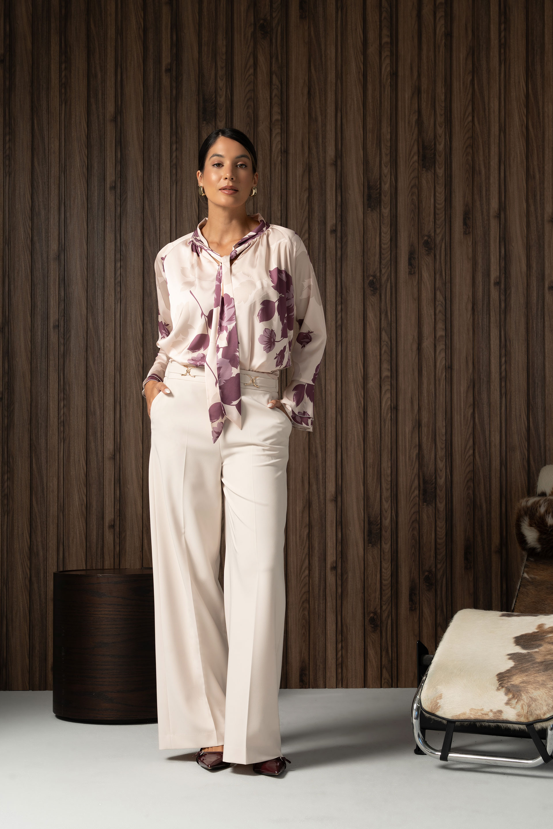 Pantalon wide leg avec détails métalliques