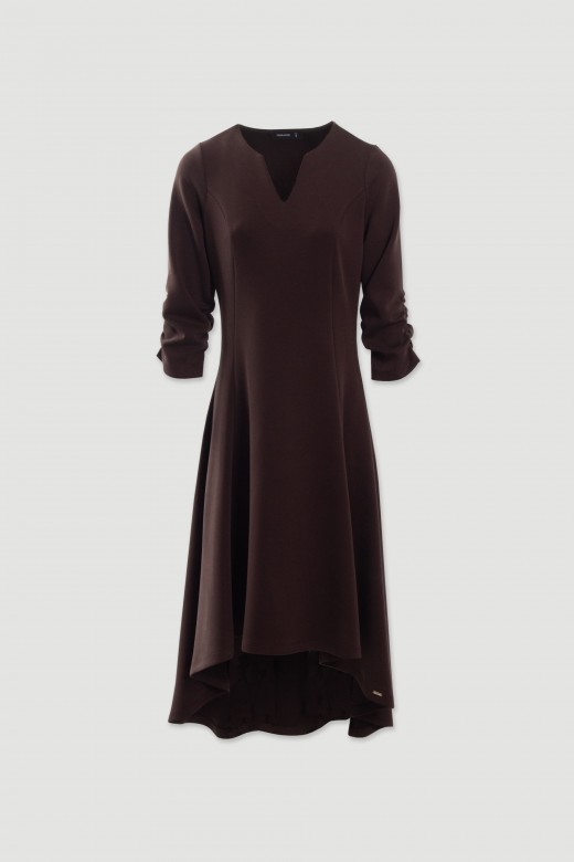 Vestido midi assimétrico com decote em v Vestido midi assimétrico com decote em v