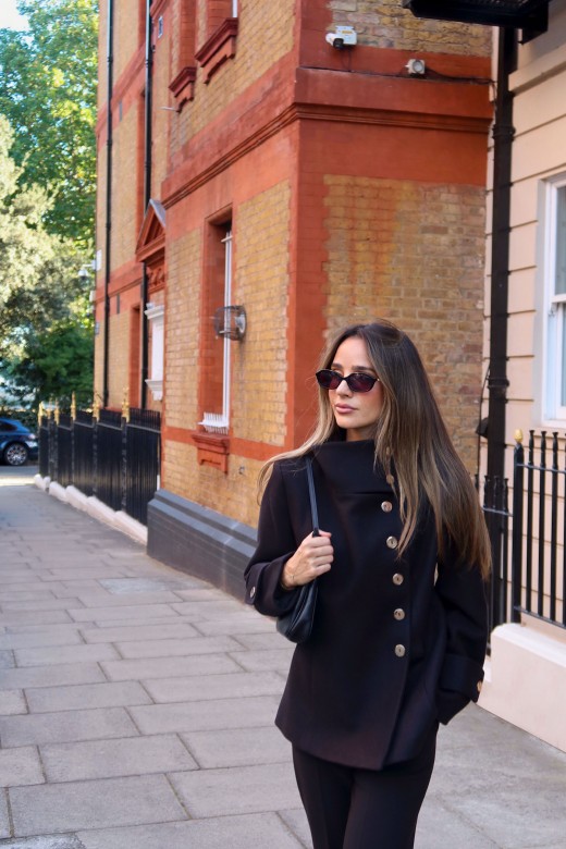 Short tailored coat with side fastening Short tailored coat with side fastening
