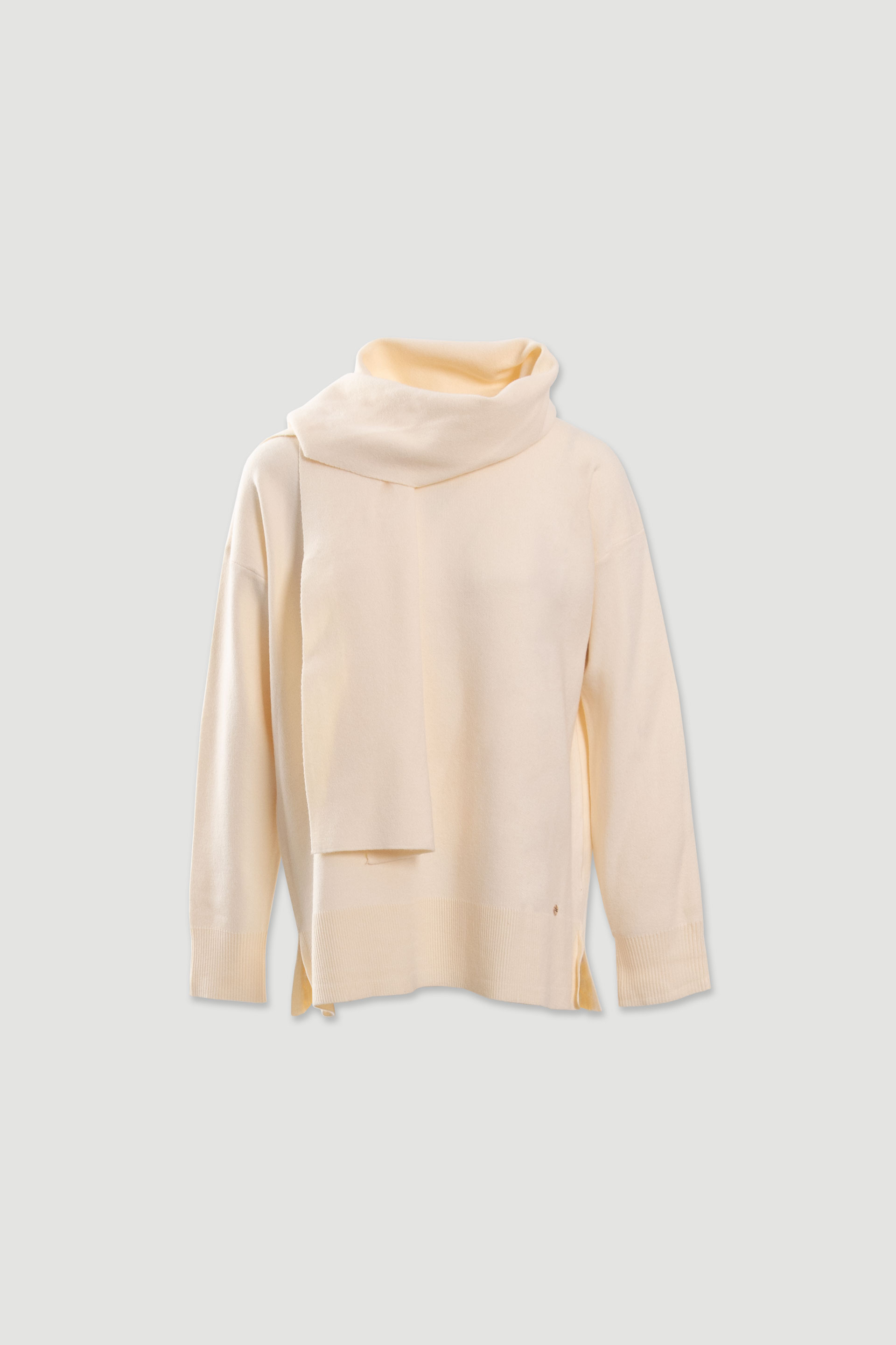 Camisola de malha com gola cachecol