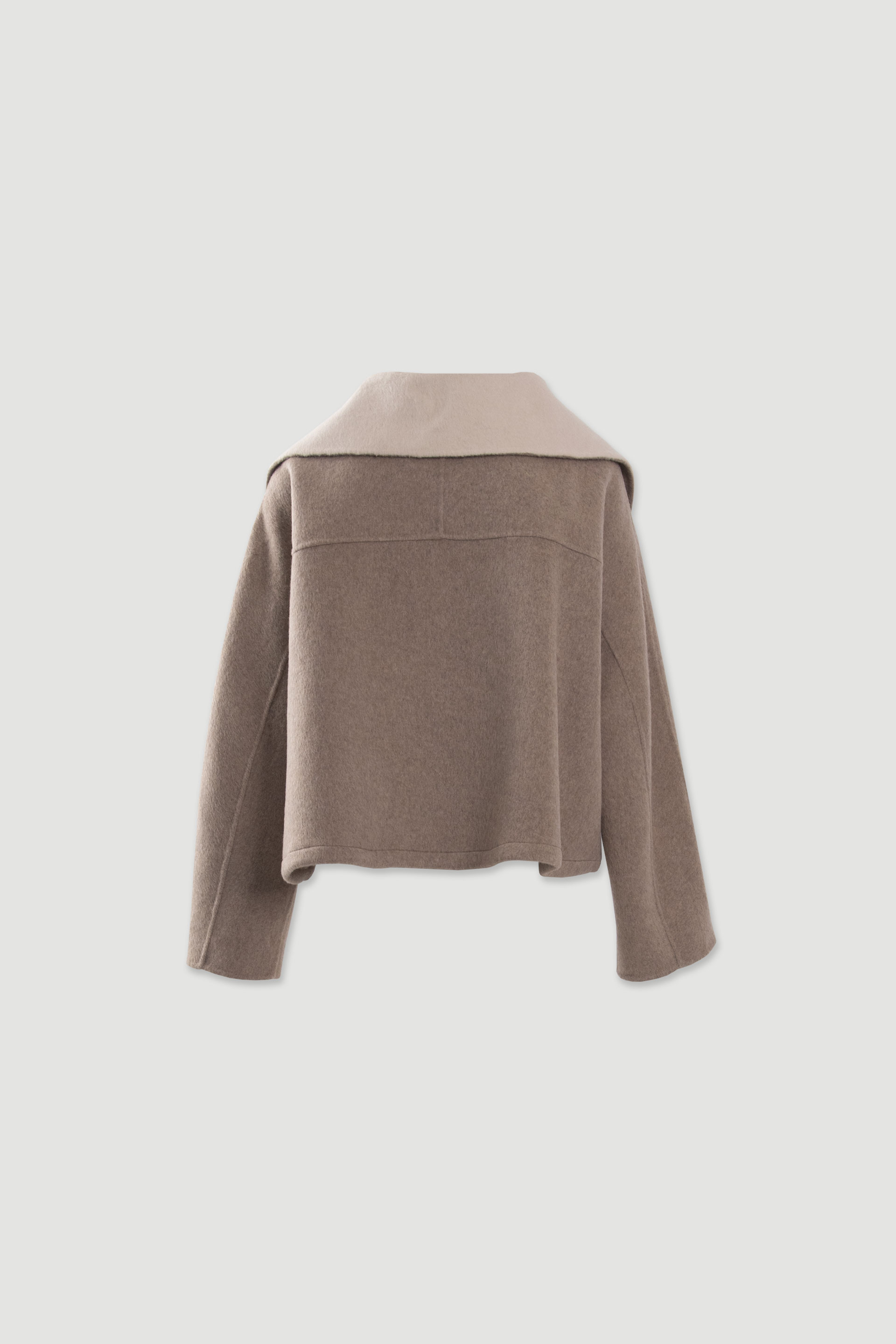 Veste courte en laine à col large