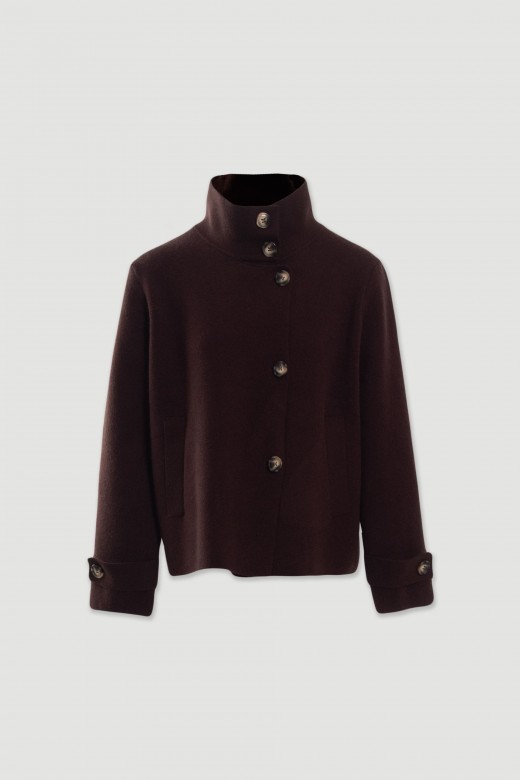 Chaqueta de punto estructurada con cuello amplio Chaqueta de punto estructurada con cuello amplio