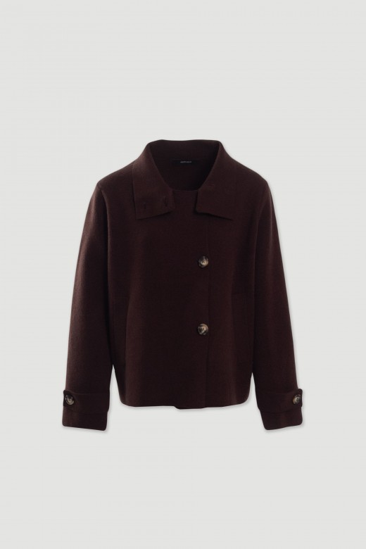 Chaqueta de punto estructurada con cuello amplio Chaqueta de punto estructurada con cuello amplio
