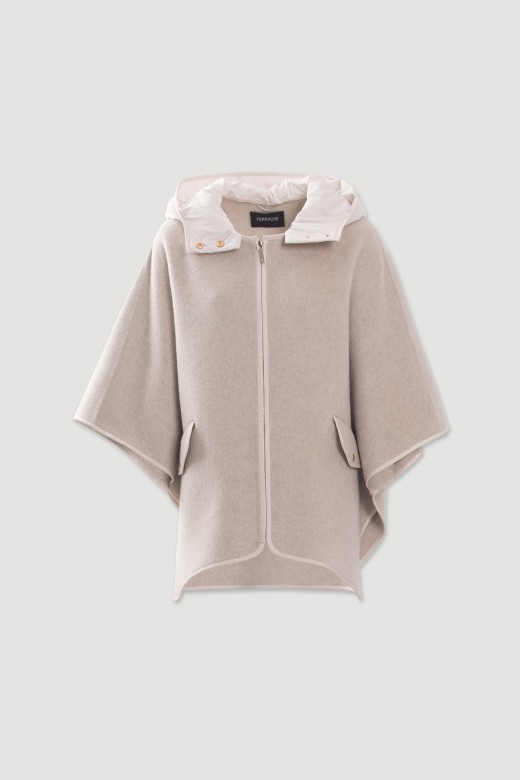 Capa de lana con capucha desmontable