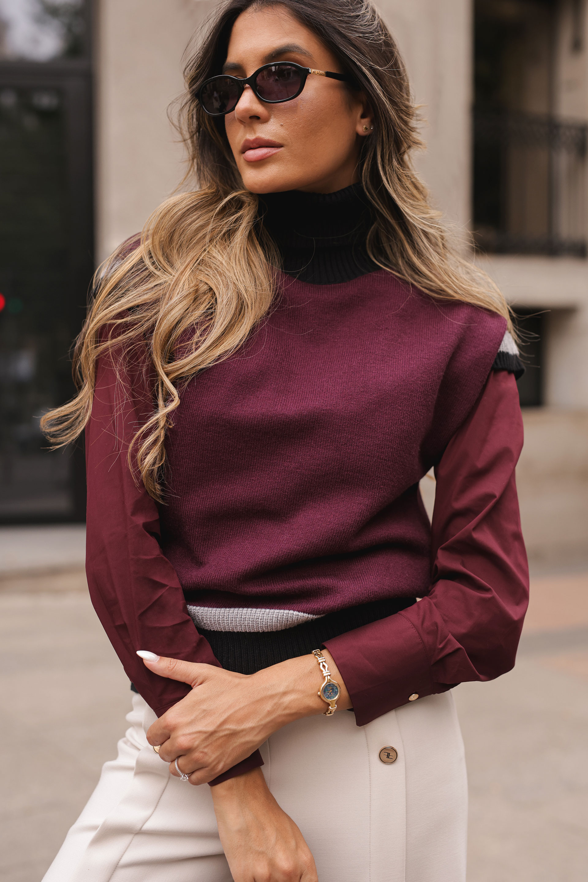 Chaleco de punto con cuello alto y detalles en contraste