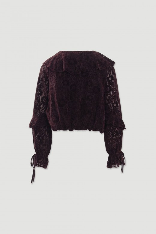 Blusa curta de renda com folhos Blusa curta de renda com folhos