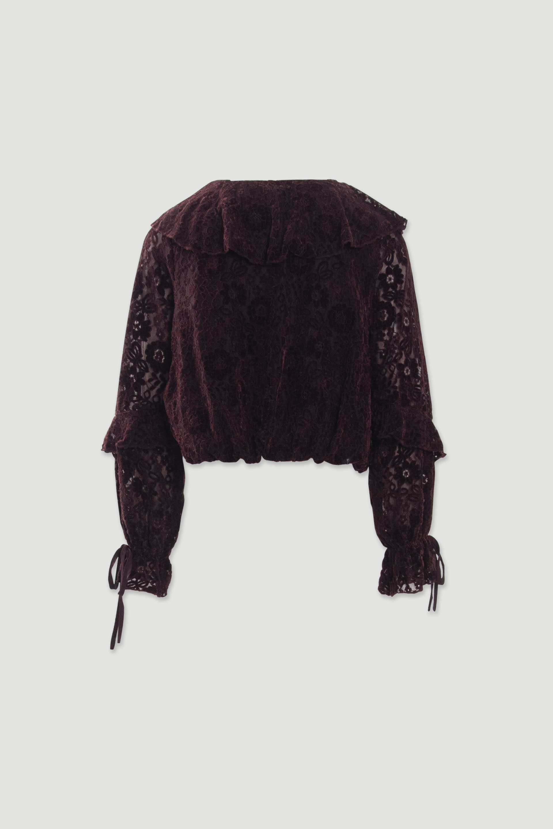 Blusa curta de renda com folhos