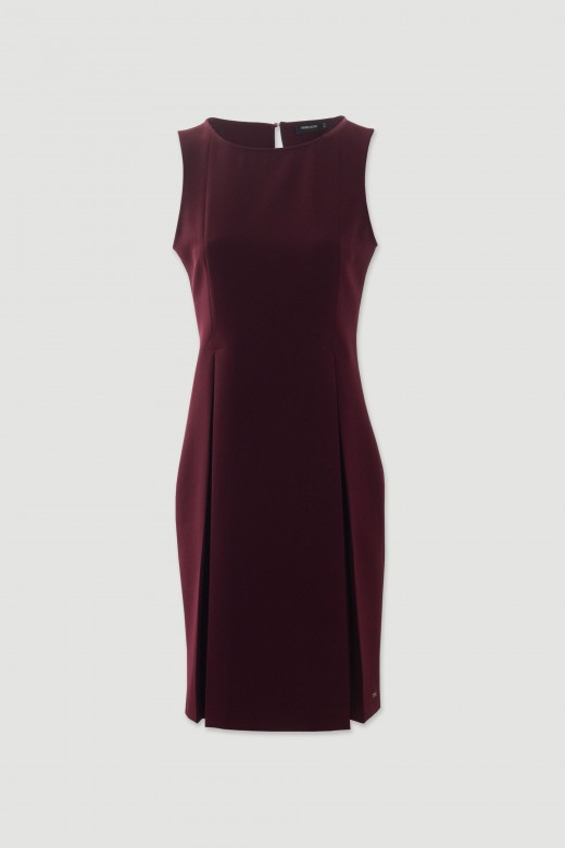 Fitted dress with pleats Fitted dress with pleats