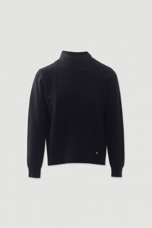 Camisola de malha trabalhada com gola ampla Camisola de malha trabalhada com gola ampla