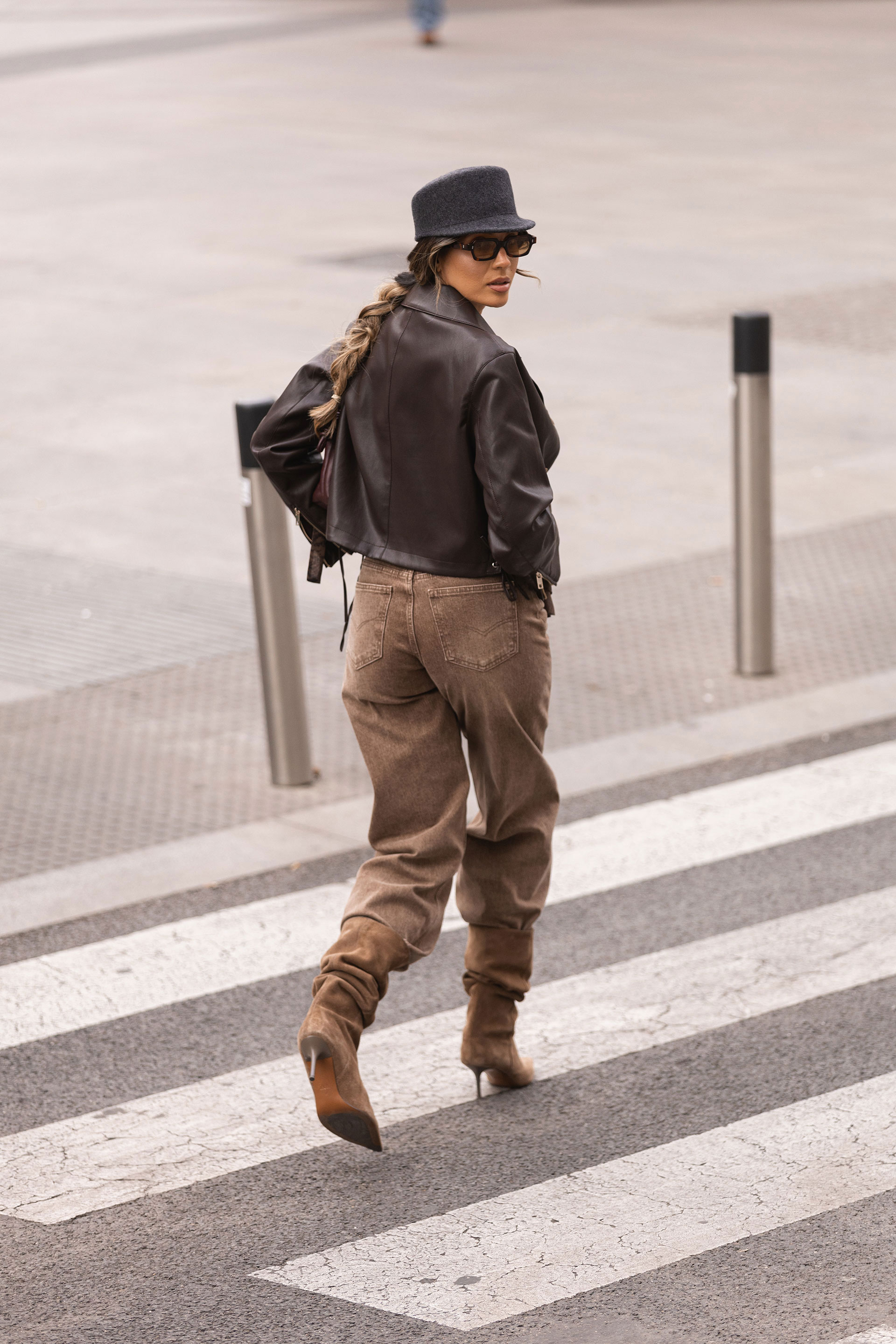 High-waisted barrel jeans
