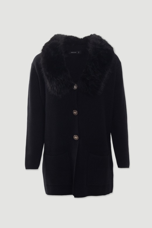 Manteau en maille avec col en fourrure amovible Manteau en maille avec col en fourrure amovible