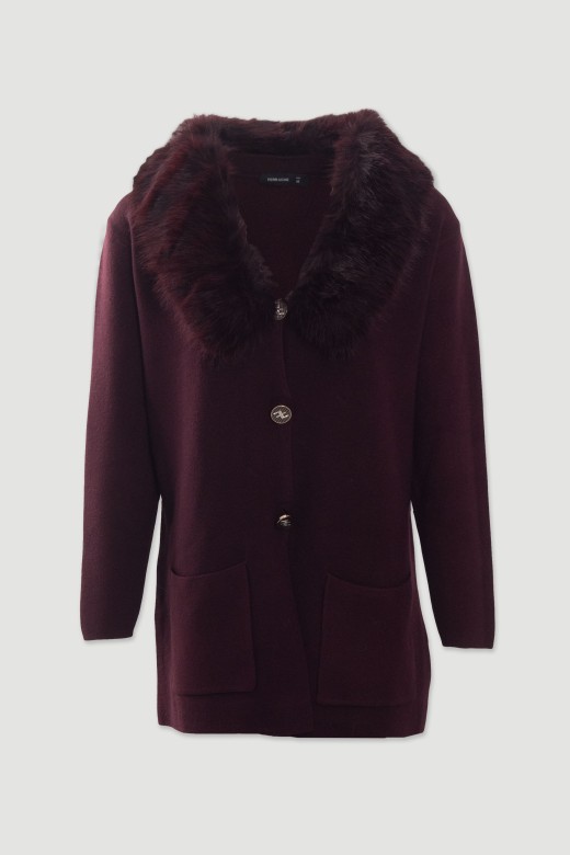 Manteau en maille avec col en fourrure amovible Manteau en maille avec col en fourrure amovible