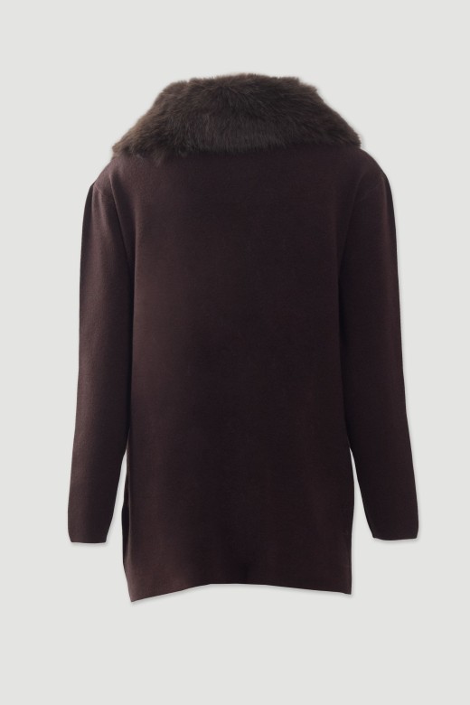 Manteau en maille avec col en fourrure amovible Manteau en maille avec col en fourrure amovible