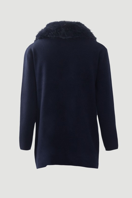 Manteau en maille avec col en fourrure amovible Manteau en maille avec col en fourrure amovible