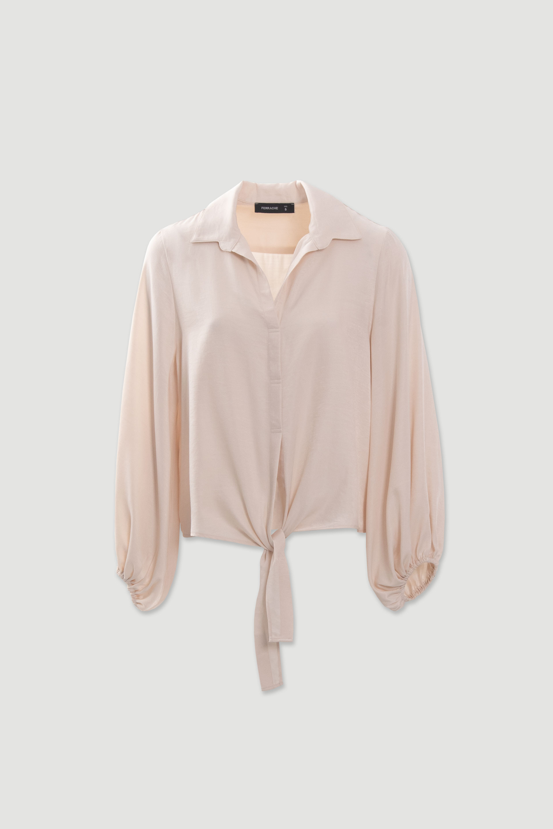 Fluid blouse with front tie
